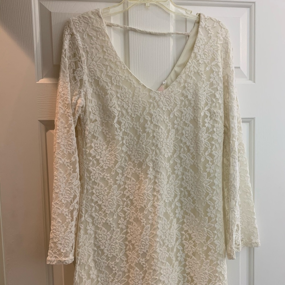 Women’s lace white dress